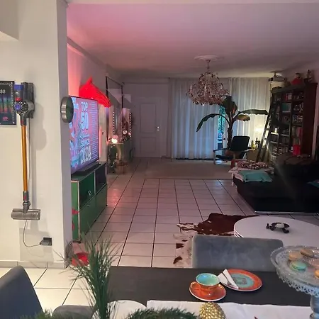 アパート Casa Blanca Mit Privatem Schwimmbad 26 Grad Und Sauna ドゥイスブルグ