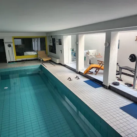 Casa Blanca Mit Privatem Schwimmbad 26 Grad Und Sauna アパート ドゥイスブルグ
