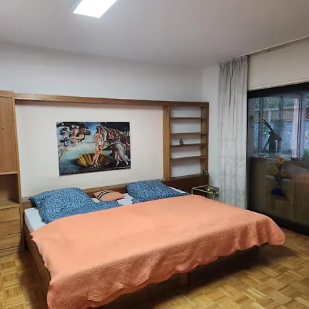 アパート Casa Blanca Mit Privatem Schwimmbad 26 Grad Und Sauna ドゥイスブルグ