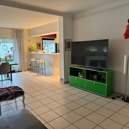 Casa Blanca Mit Privatem Schwimmbad 26 Grad Und Sauna ドゥイスブルグ